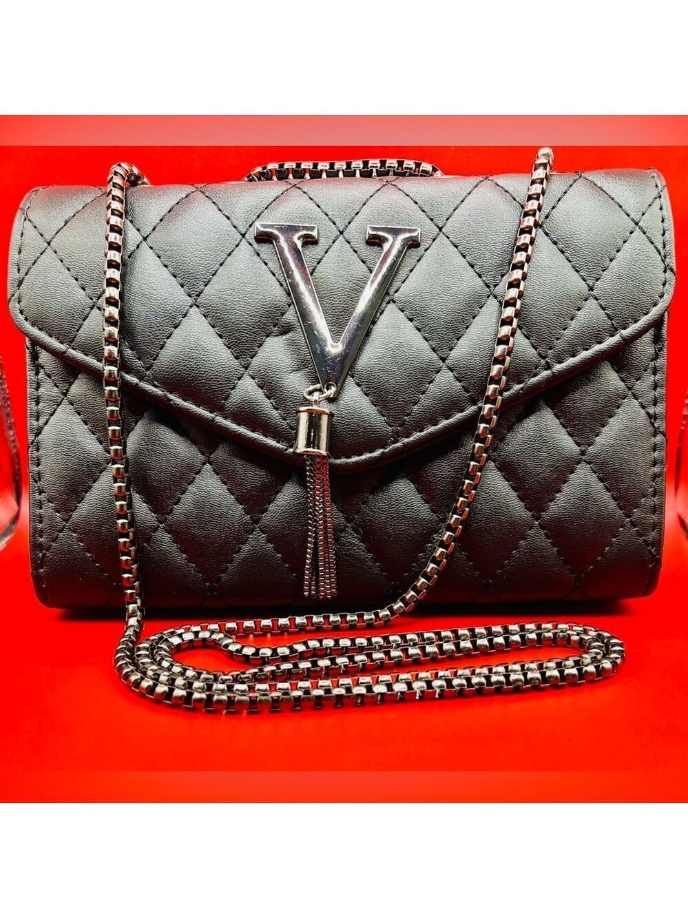 Black Quilted Crossbody Bag V Initial Chain Gunmetal High Fashion - Picture 4 of 17